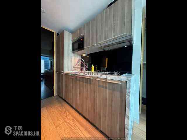 Mid Levels Central - Gramercy 06