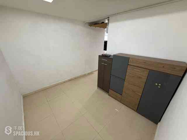 Mong Kok - Tsui Yuen Mansion 01