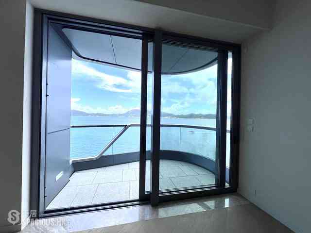 Ap Lei Chau - The Corniche Tower 1 04