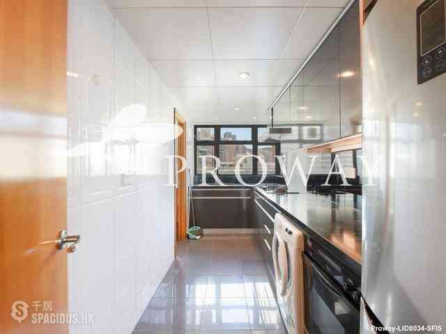 Mid Levels West - 80 Robinson Road 09