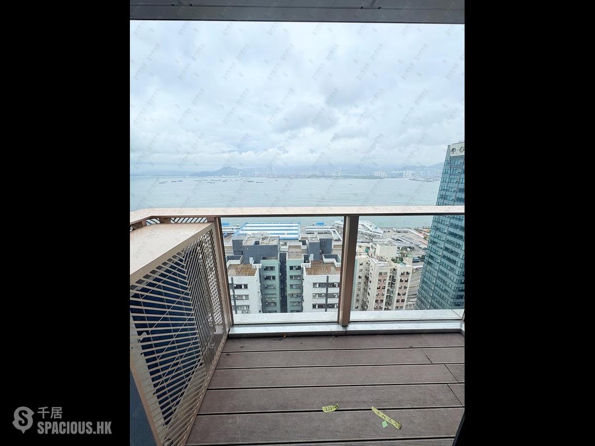 Sai Ying Pun - Des Voeux W Residence 01