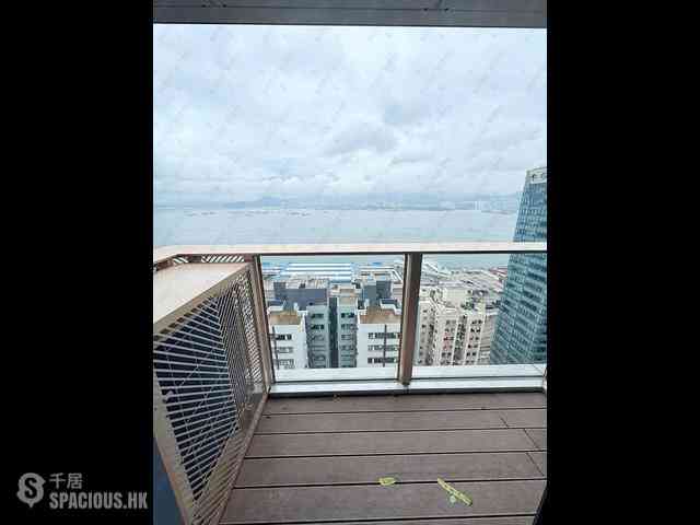 Sai Ying Pun - Des Voeux W Residence 01