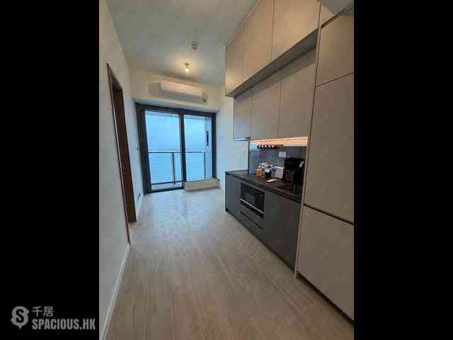 Sai Ying Pun - Des Voeux W Residence 02