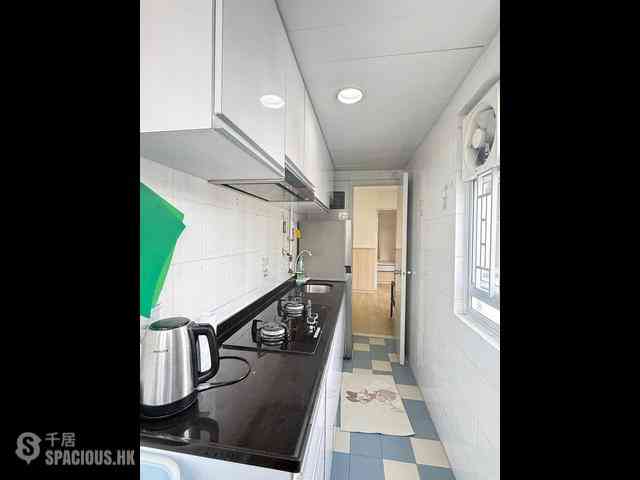 Soho - King Ho Building 08