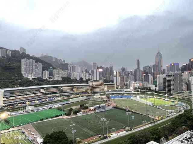 Happy Valley - Pioneer Court 01