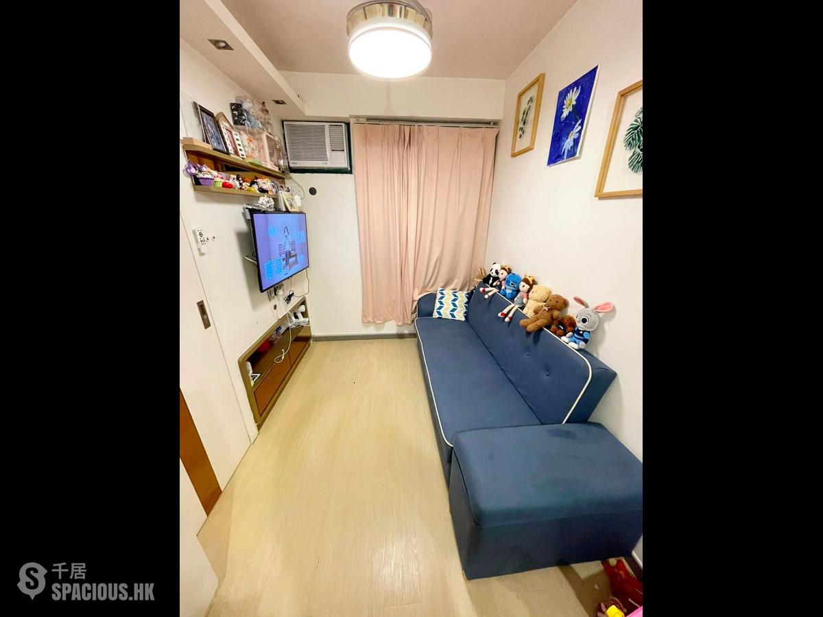 Shau Kei Wan - The Eastborne 01