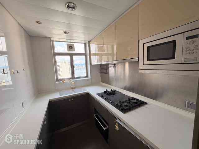 Sai Ying Pun - Island Crest 06