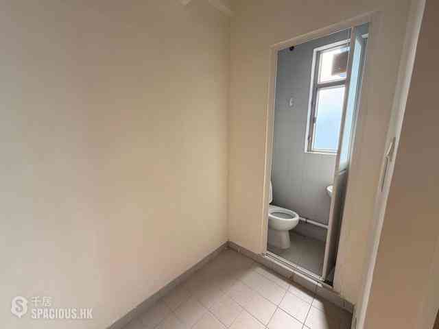 Sai Ying Pun - Island Crest 08