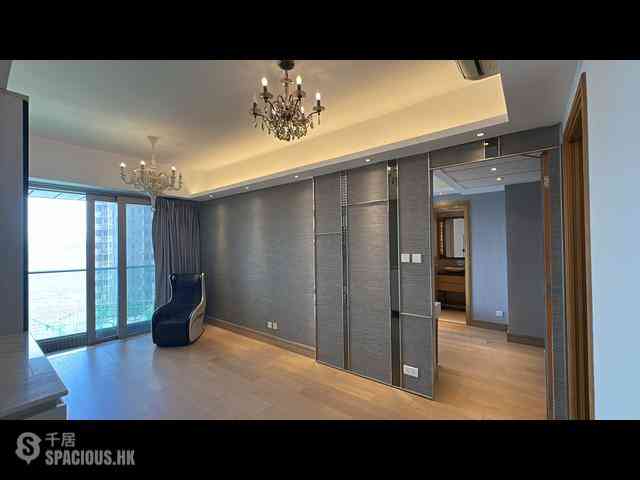 Kennedy Town - Cadogan 07