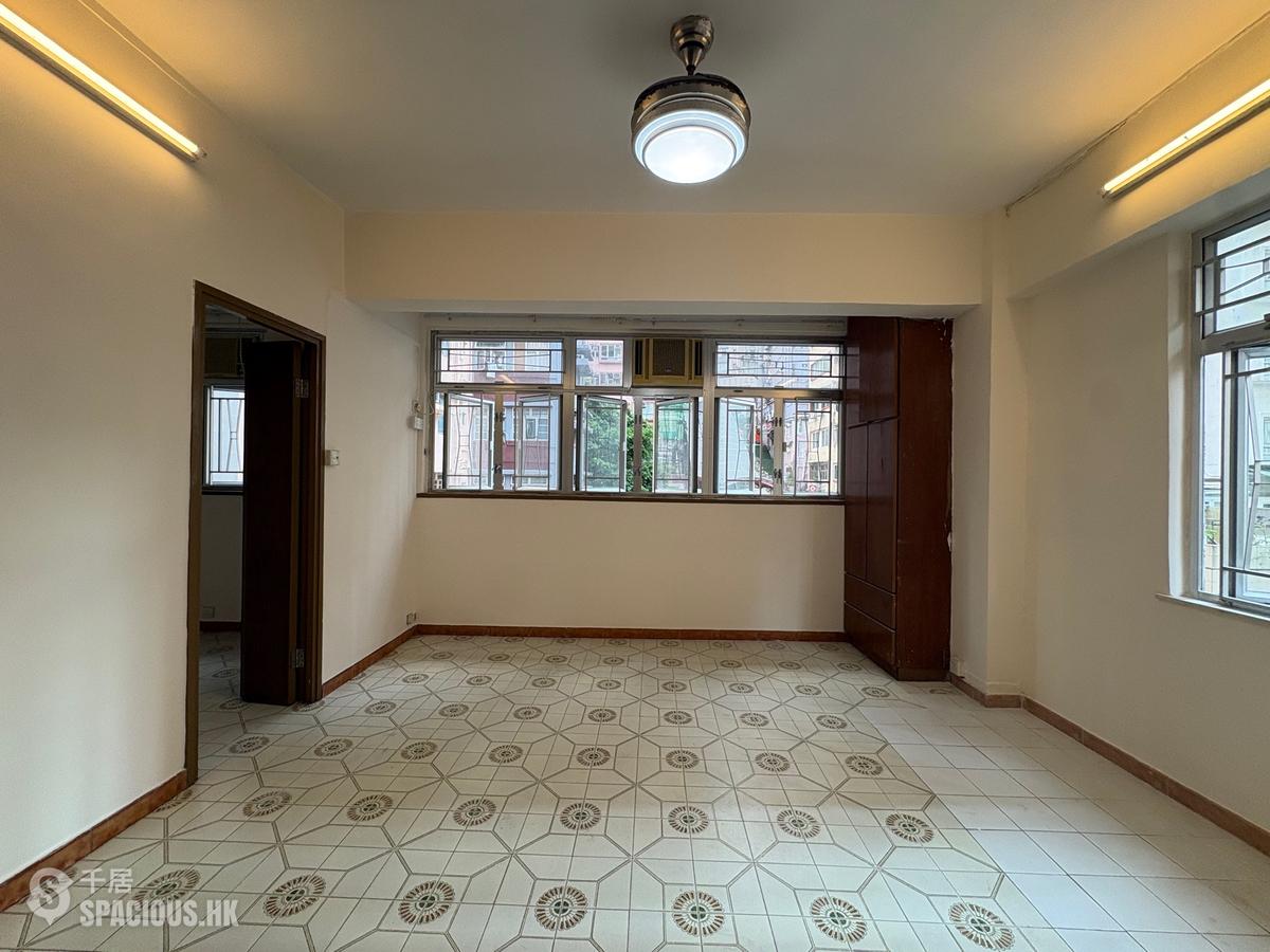 Sai Ying Pun - 47-49, High Street 01