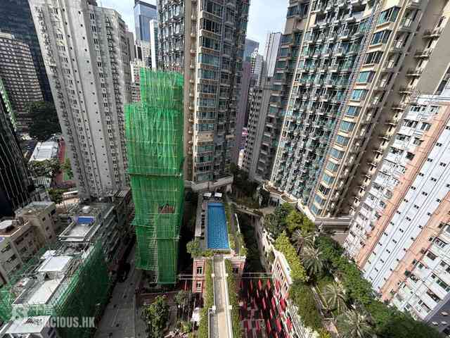 Wan Chai - The Avenue 03
