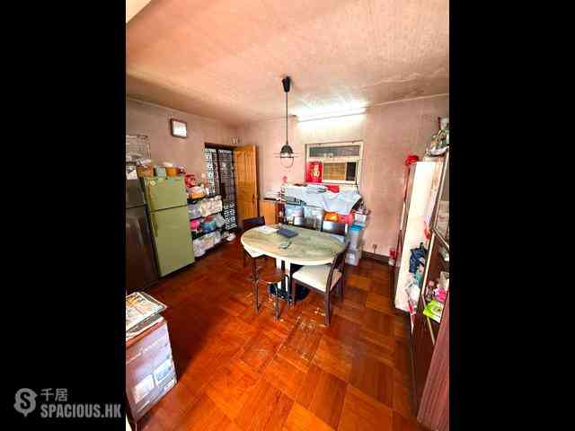 Mong Kok - Lisa House 01