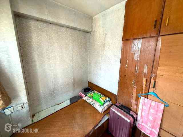 Mong Kok - Lisa House 05