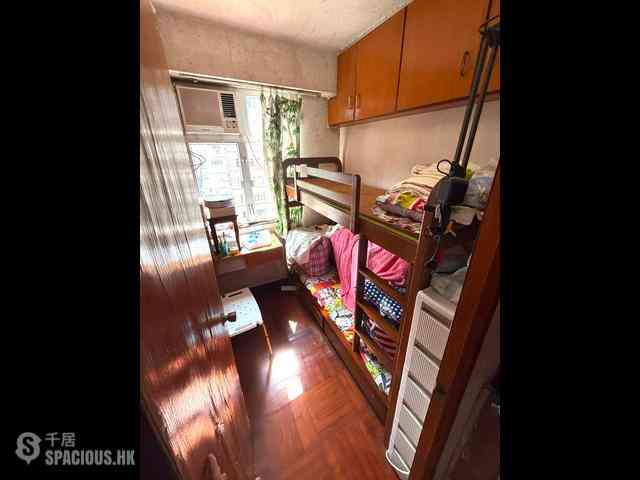 Mong Kok - Lisa House 06