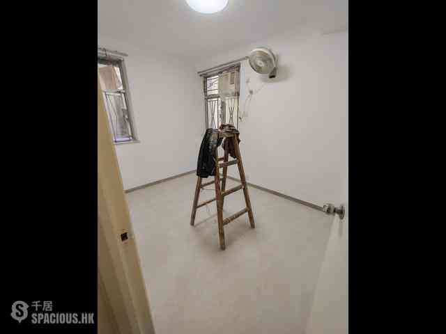 Fortress Hill - Kwong Chiu Terrace Block B 04