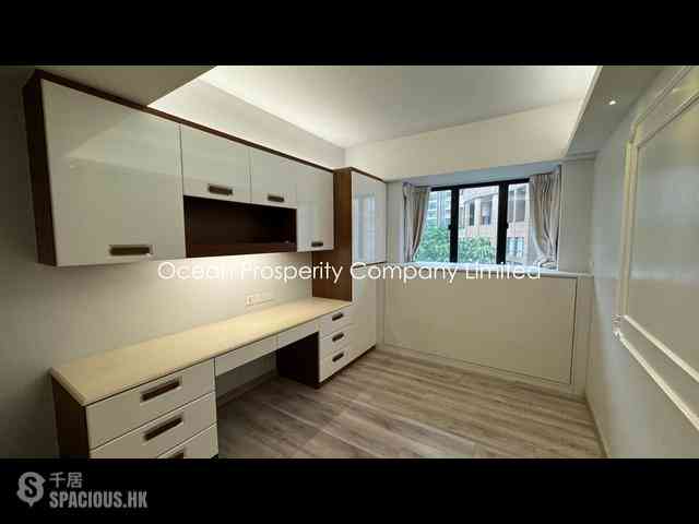 Mid Levels Central - Clovelly Court 07