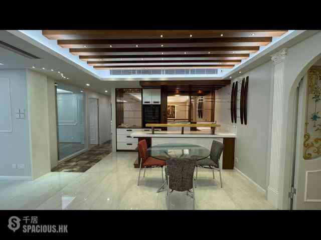 Mid Levels Central - Clovelly Court 04