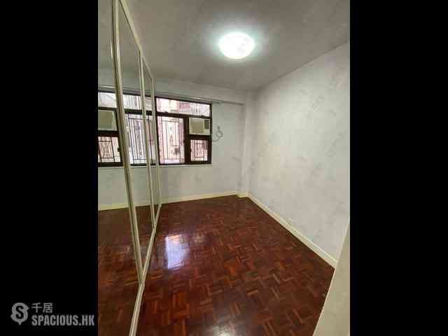 Sai Ying Pun - Wing Cheung Court 04