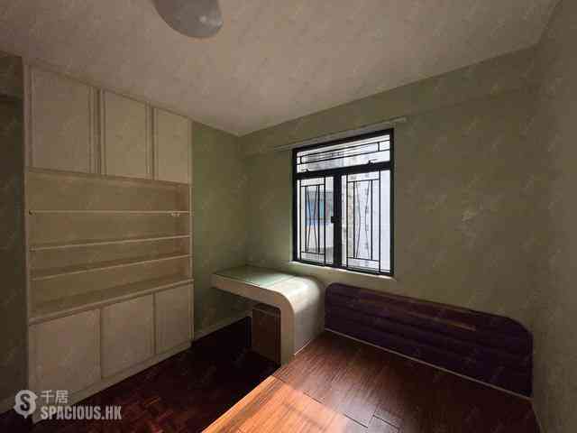 Sai Ying Pun - Wing Cheung Court 08