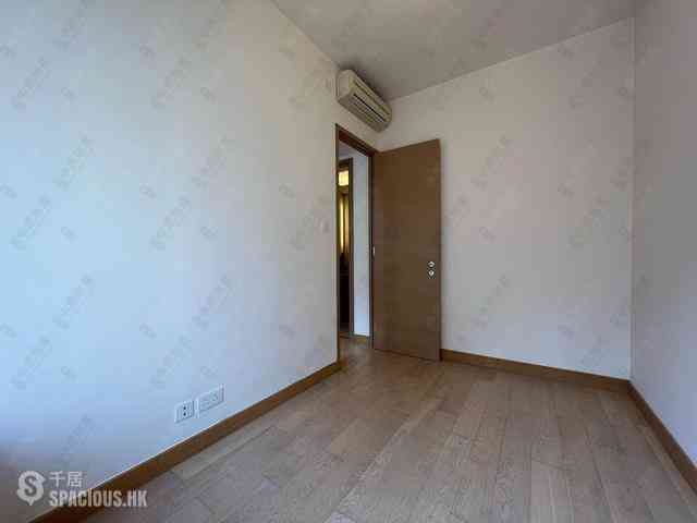 Sai Ying Pun - Island Crest Block 2 06