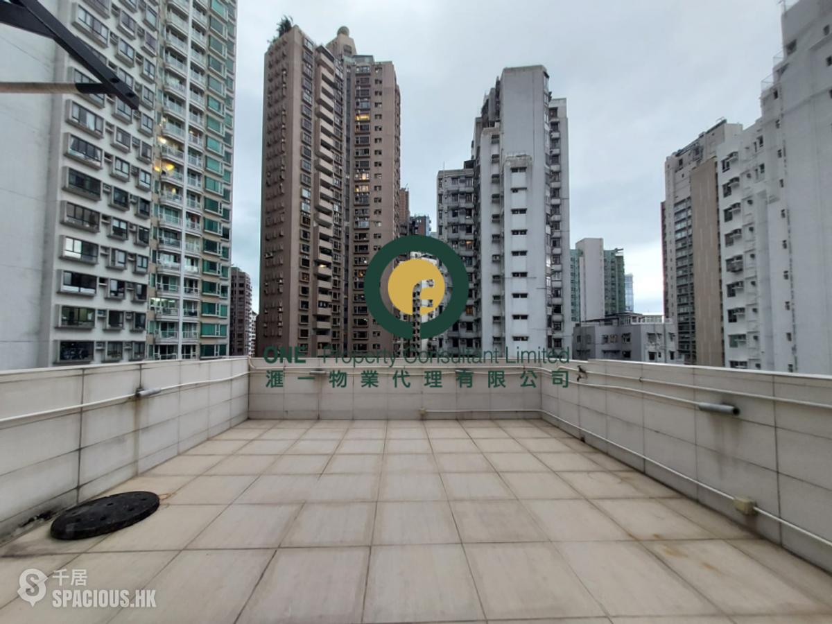 Sai Ying Pun - Sun Luen Building 01