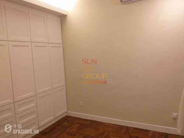 Sai Ying Pun - Hing Hon Building 04