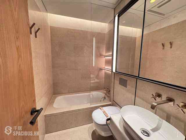 Mid Levels West - The Legacy Phase 2 Tower 1 12