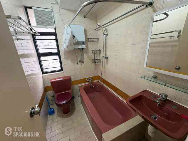 Sai Ying Pun - Wing Cheung Court 05