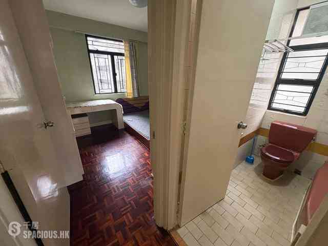 Sai Ying Pun - Wing Cheung Court 06