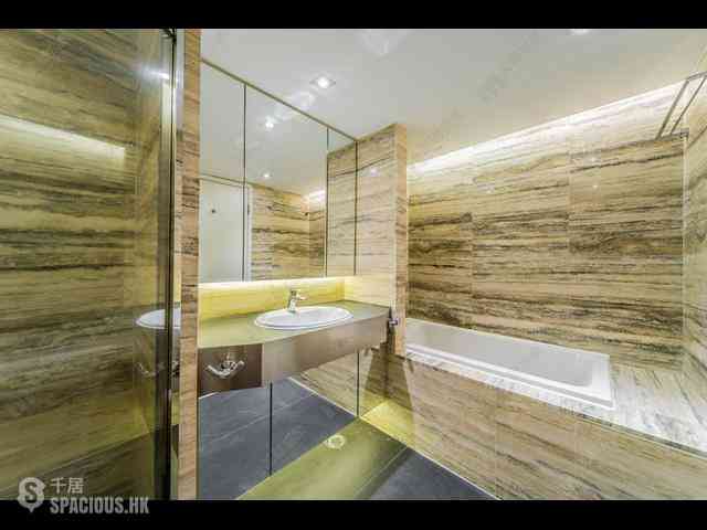 Wan Chai - Convention Plaza Apartments 14