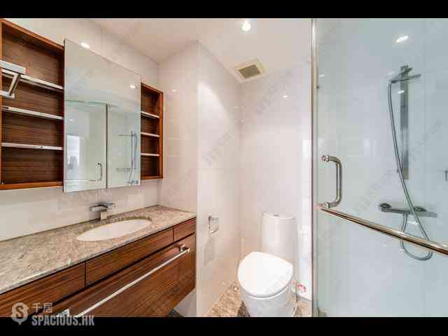 Wan Chai - Convention Plaza Apartments 15