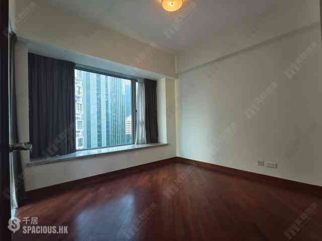 Wan Chai - The Avenue Phase 1 Block 5 02