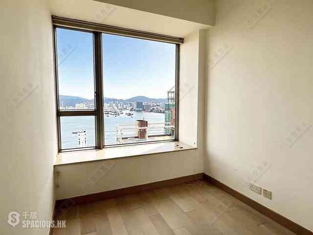 Sai Ying Pun - Island Crest Block 1 03