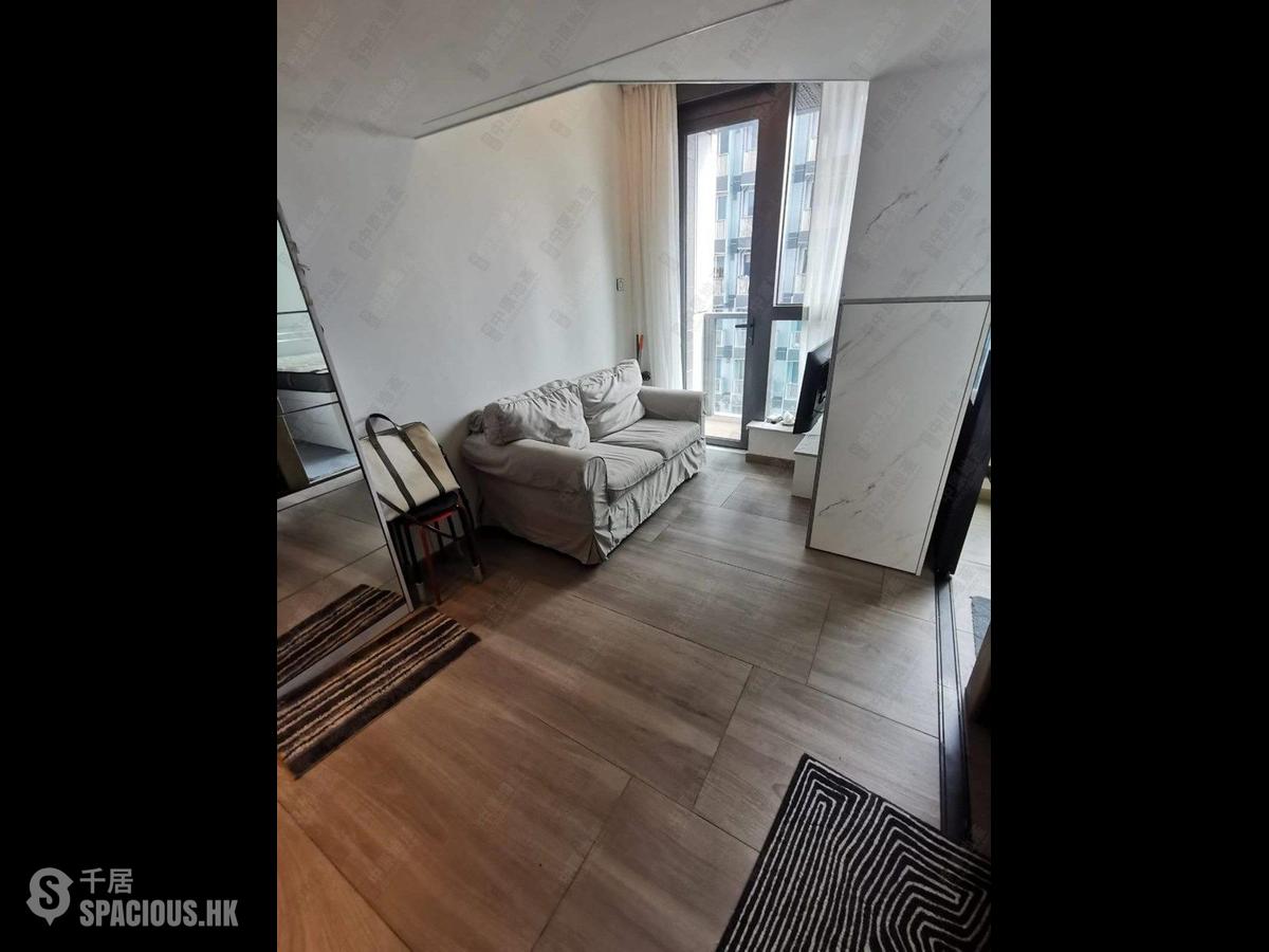 Sai Ying Pun - Two・Artlane 01