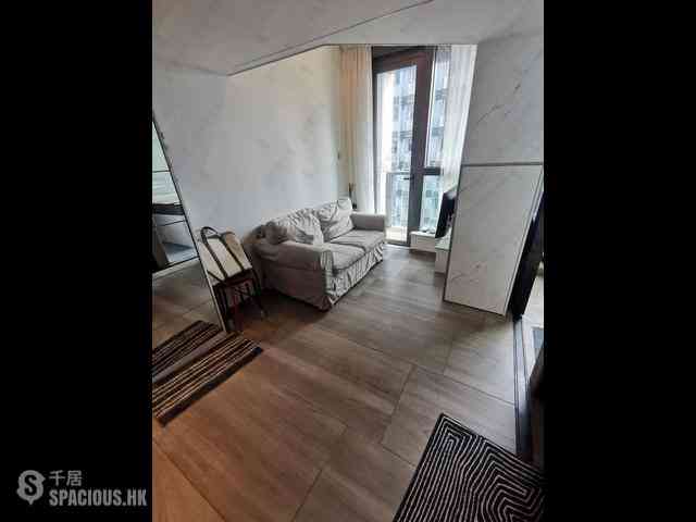 Sai Ying Pun - Two・Artlane 01
