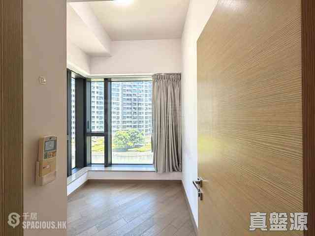 Tseung Kwan O - The Wings Ocean Wings Block 8 08