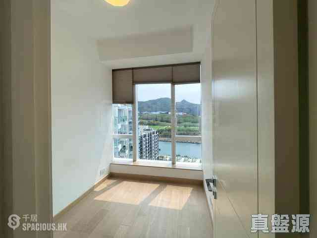 Tseung Kwan O - Monterey Block 5 06