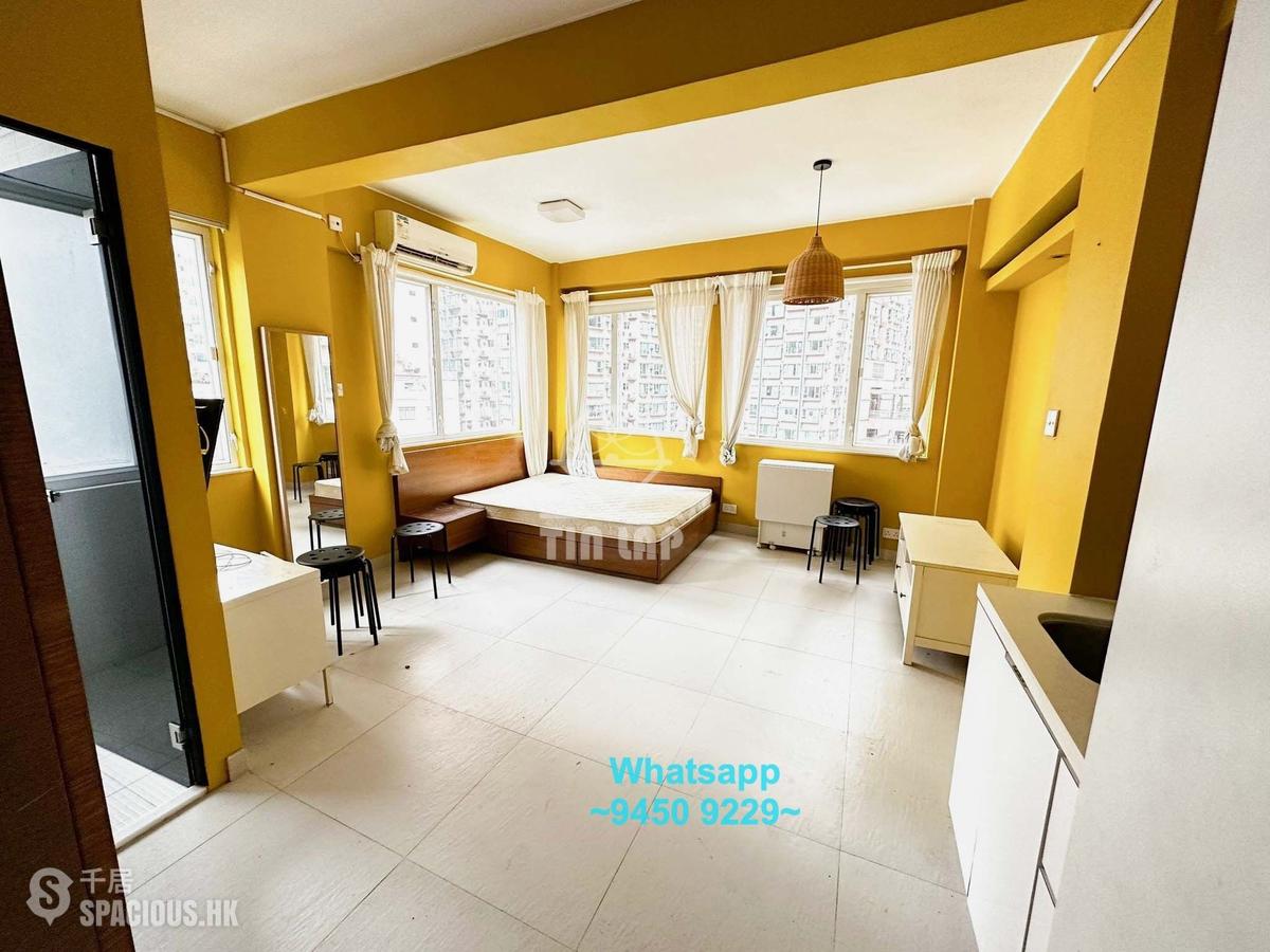 Sheung Wan - 40, Queen's Road West 01
