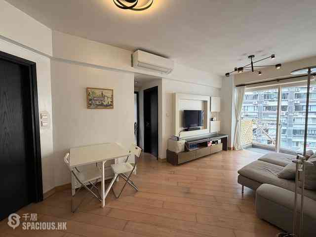 Mid Levels Central - The Icon 01