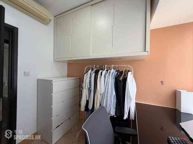 Mid Levels Central - The Icon 07
