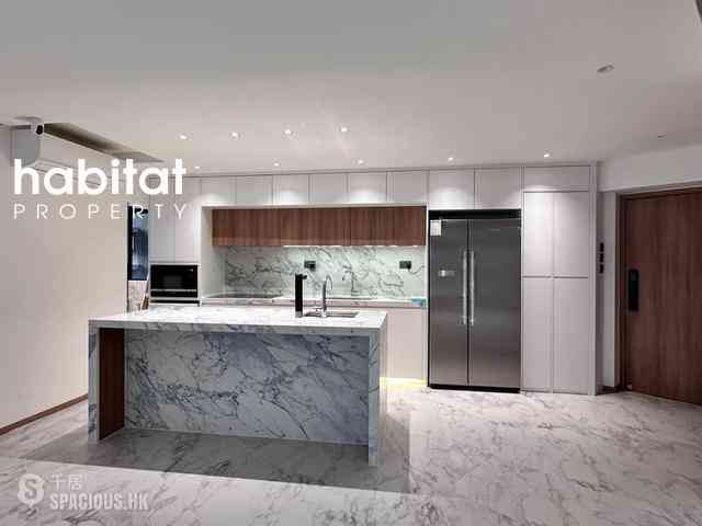 Soho - Albron Court 01