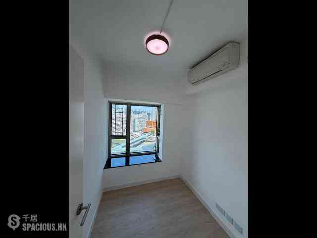 West Kowloon - Sorrento Phase 1 Block 6 04