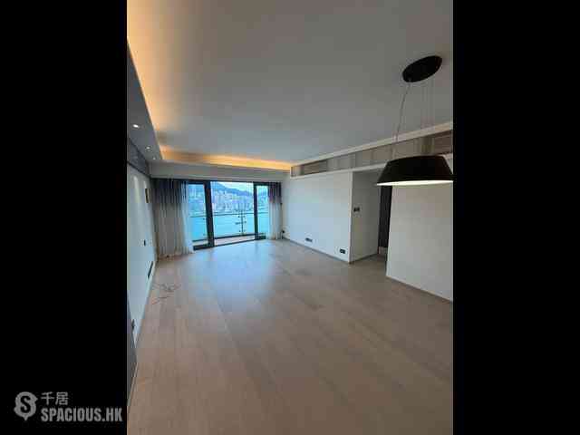 West Kowloon - The Harbourside Block 3 01