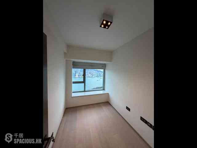 West Kowloon - The Harbourside Block 3 04