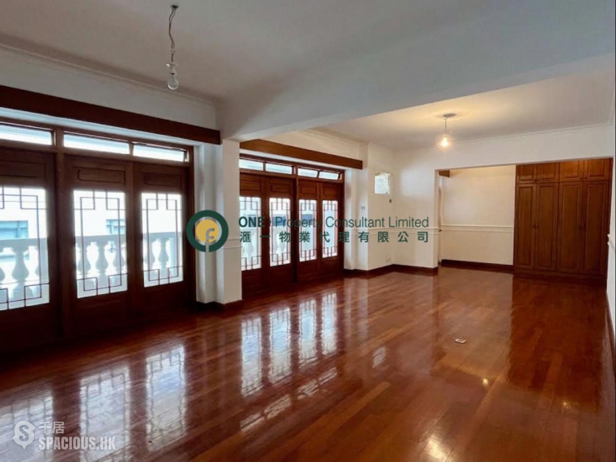 Mid Levels Central - Ivory Court 01