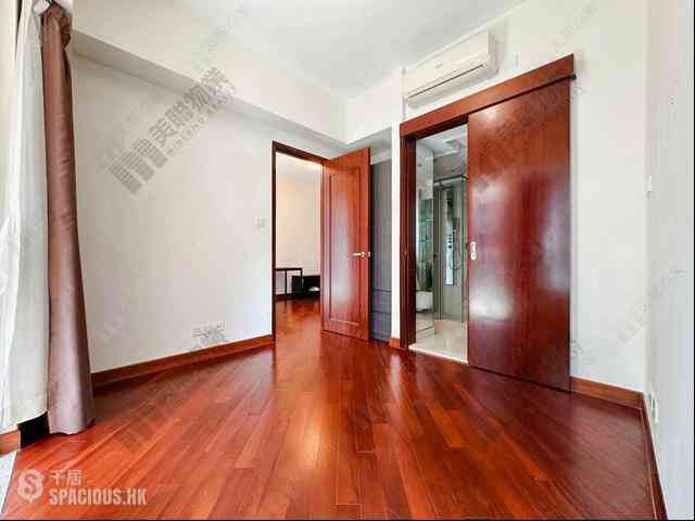 Wan Chai - The Avenue Phase 1 Block 5 06