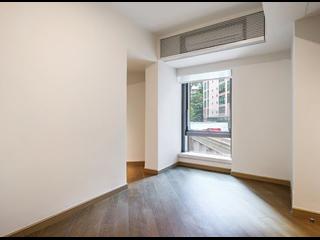 Mid Levels Central - 3, MacDonnell Road 08