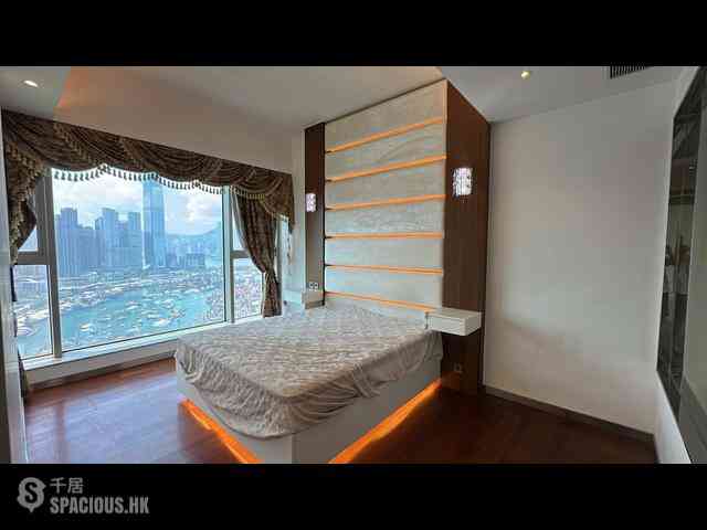 Tai Kok Tsui - One Silversea 11