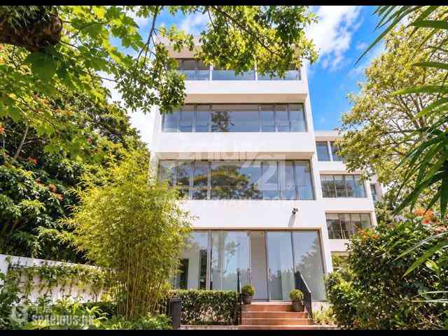 The Peak - Mount Austin Estate 01