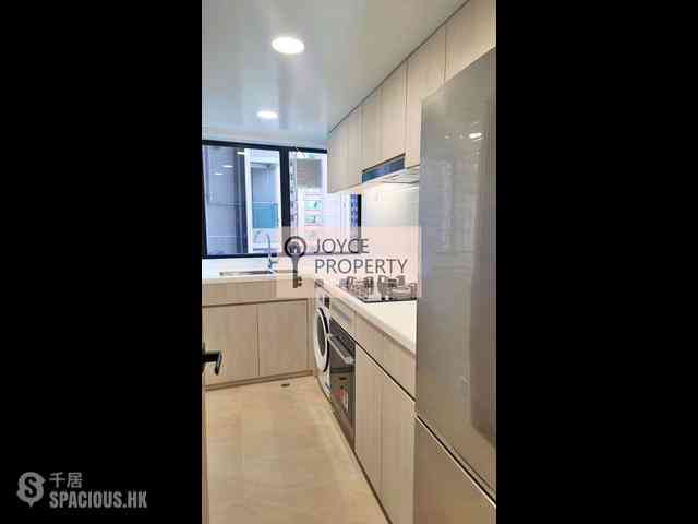 Mid Levels Central - 62B, Robinson Road 09